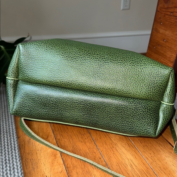 PLG medium zip crossbody tote in Avocado - Picture 3 of 5